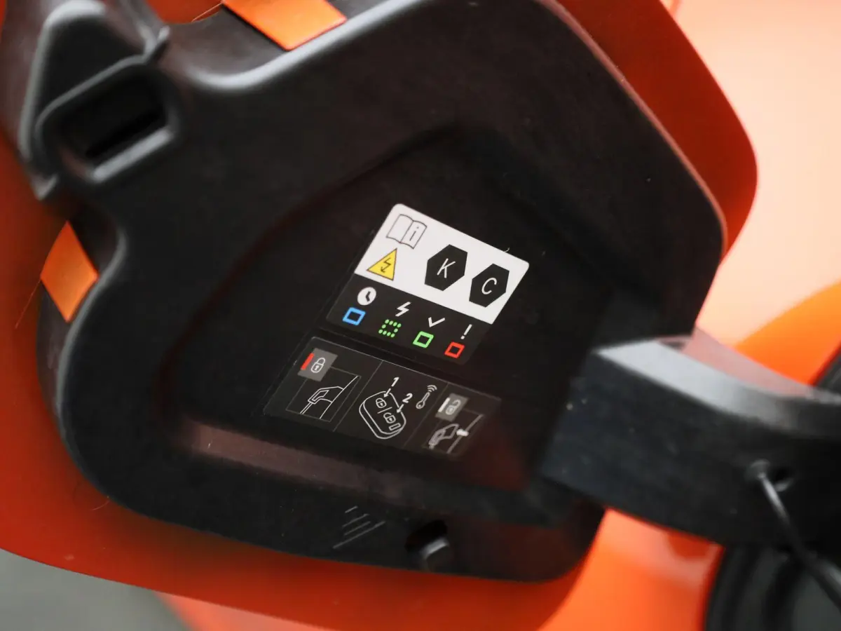 Corsa-e Auto e-Elegance | NAVIGATIE | CAMERA | CLIMATE CONTROL | DIGITAAL DASHBOARD | LED | LMV | CRUISE CONTROL |