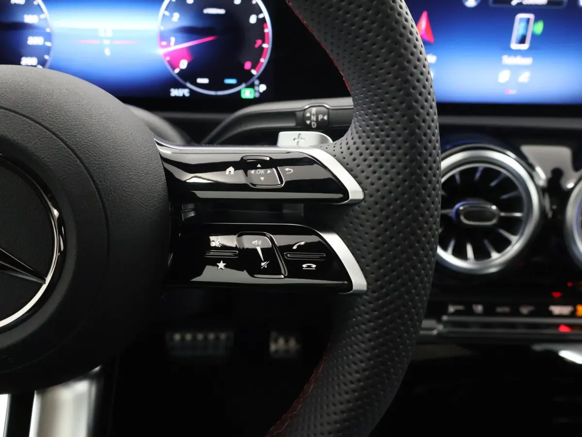 180 Star Edition AMG Line 180 Star Edition AMG Line LIMITED | Panoramadak | Night | Sfeerverlichting | Stoelverwarming | Achteruitrijcamera |