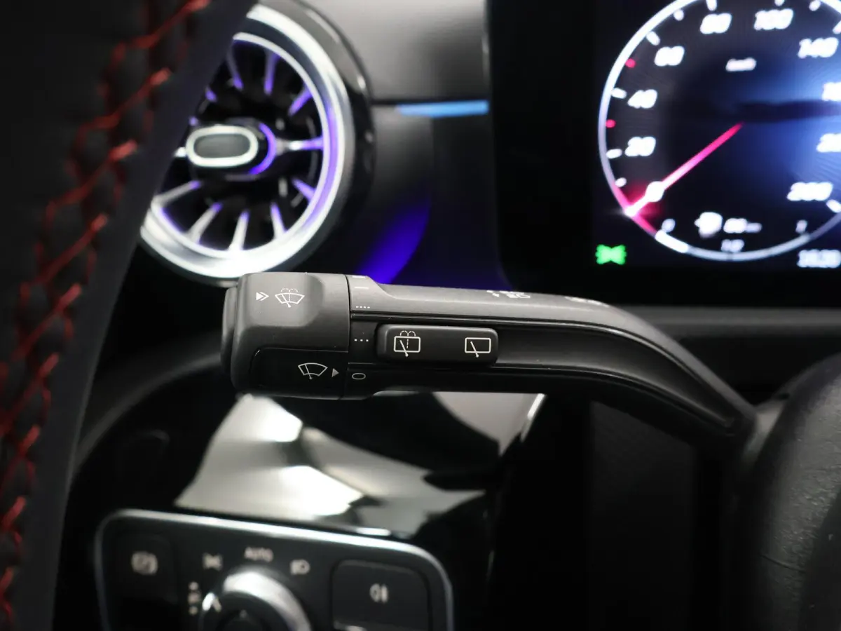 180 Star Edition AMG Line 180 Star Edition AMG Line LIMITED | Panoramadak | Night | Sfeerverlichting | Stoelverwarming | Achteruitrijcamera |