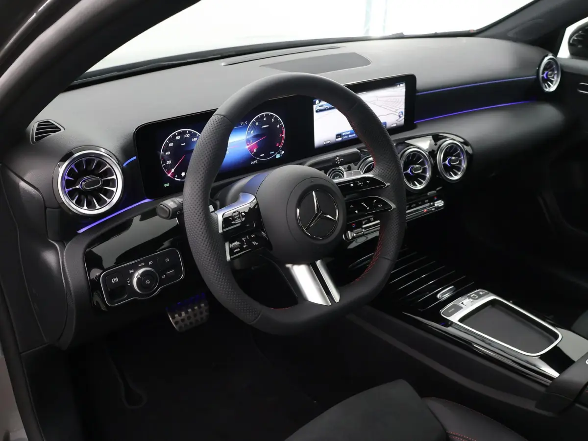 180 Star Edition AMG Line 180 Star Edition AMG Line LIMITED | Panoramadak | Night | Sfeerverlichting | Stoelverwarming | Achteruitrijcamera |