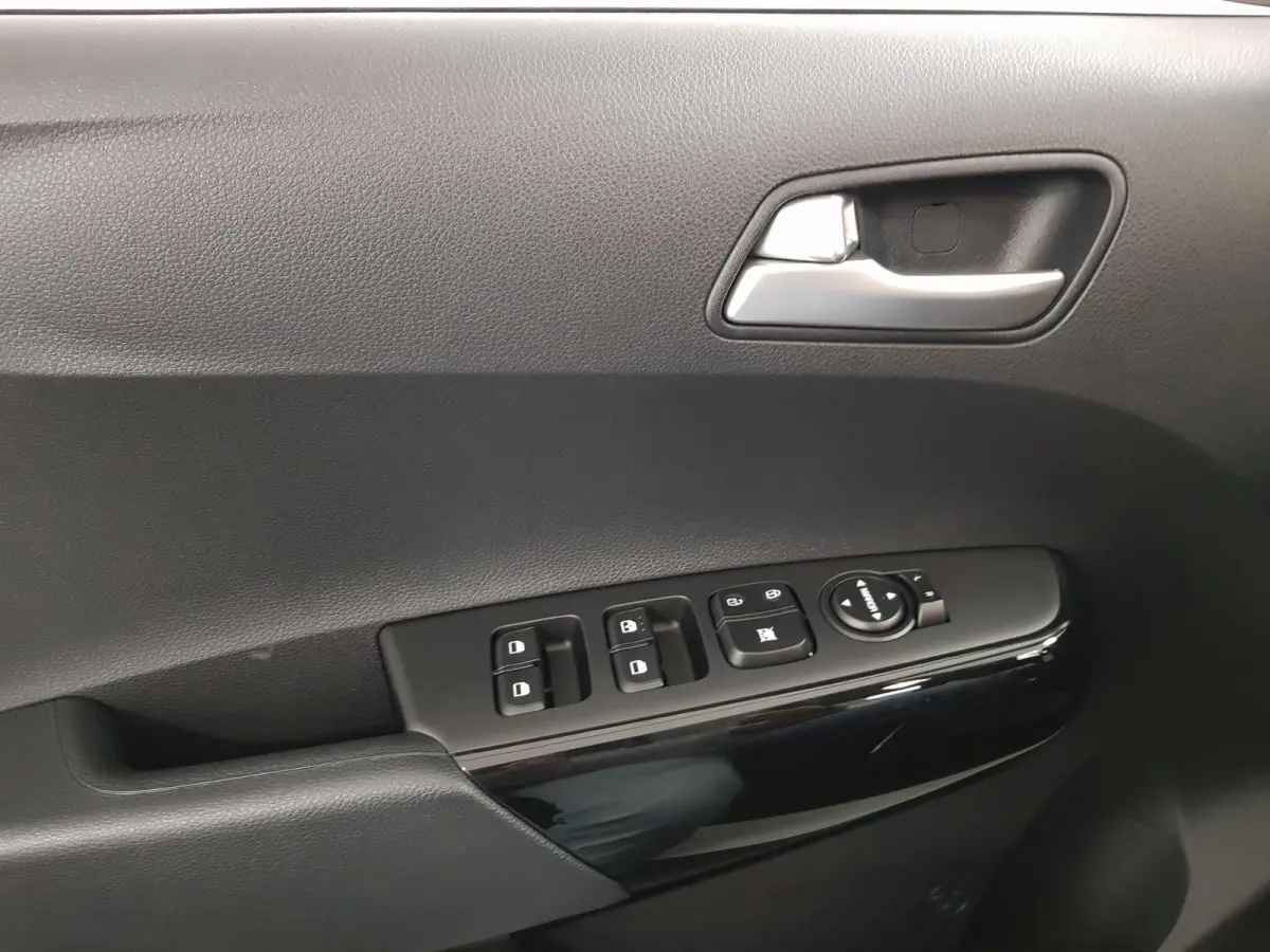 1.0 DPi Automaat DynamicLine Navigatie Apple Carplay/Android Auto Airco Camera DAB Lichtmetalen velgen Bluetooth