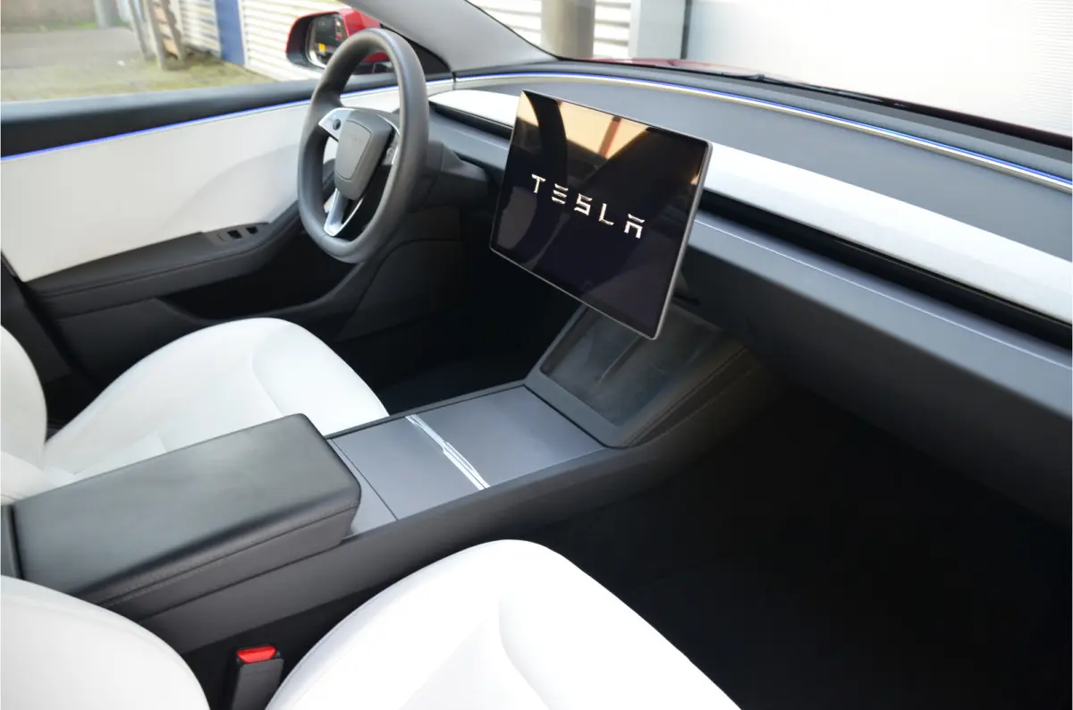 Premium Long Range AWD 78 kWh Highland, Trekhaak (1.000kg), AutoPilot4.0 (FSD 99,- p/mnd)