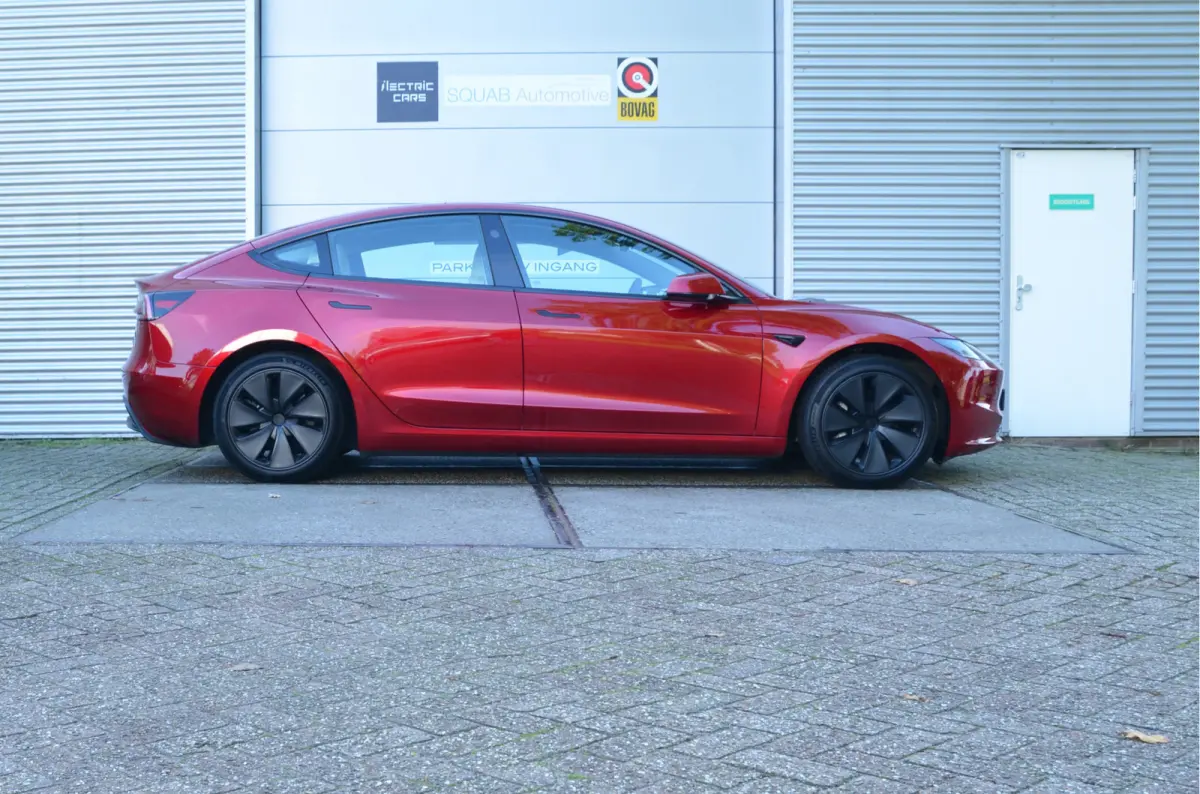 Premium Long Range AWD 78 kWh Highland, Trekhaak (1.000kg), AutoPilot4.0 (FSD 99,- p/mnd)