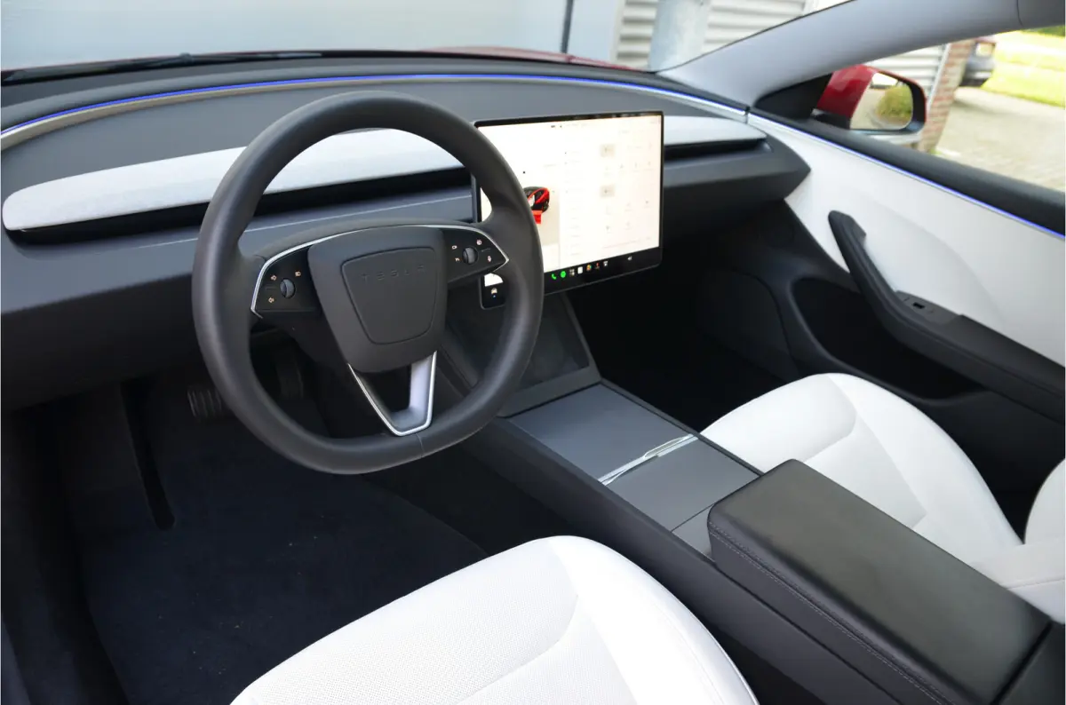 Premium Long Range AWD 78 kWh Highland, Trekhaak (1.000kg), AutoPilot4.0 (FSD 99,- p/mnd)