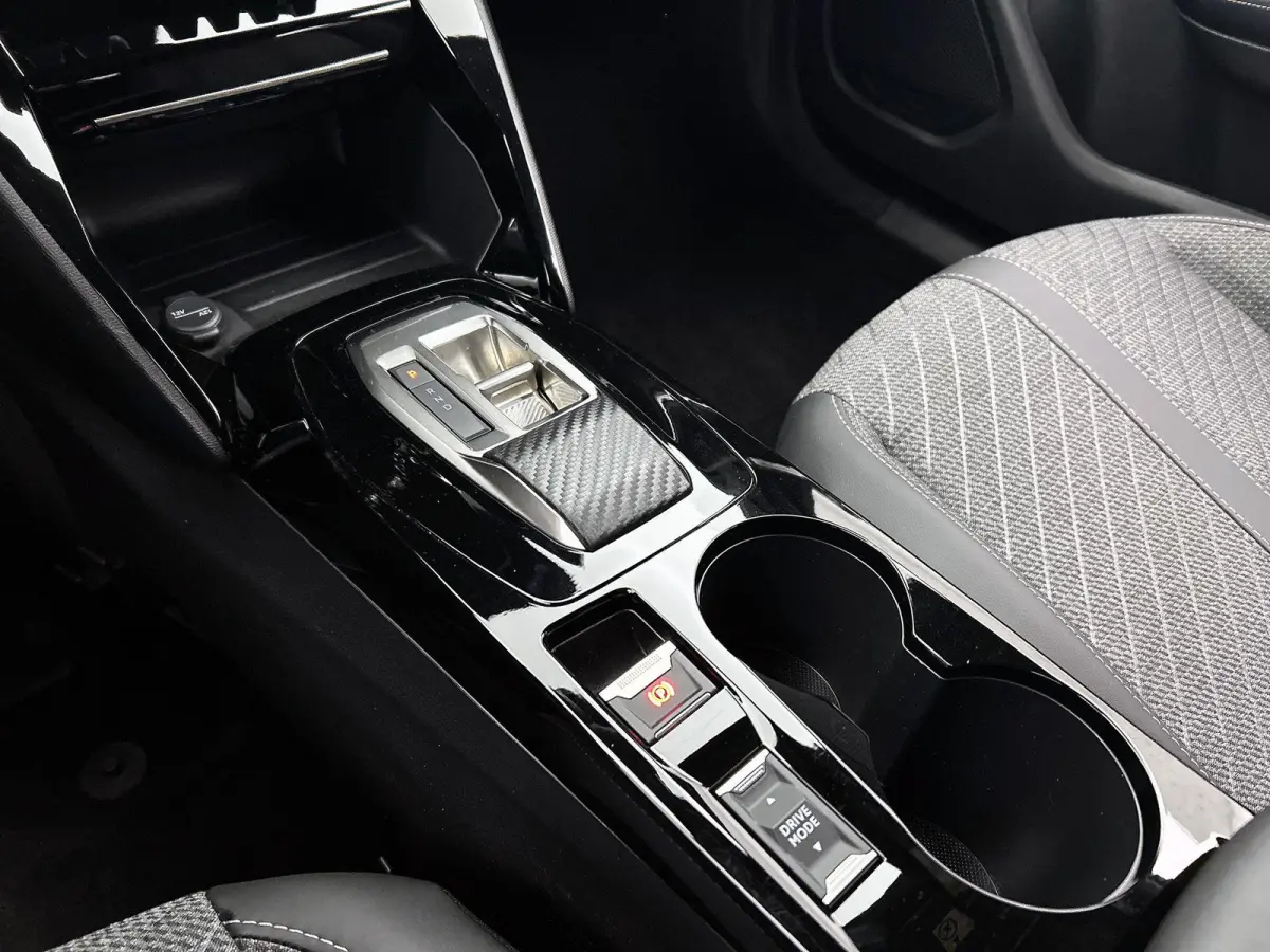 SUV Allure Hybrid 145pk Automaat | Navigatie | 360° Camera | Climate Control | Adaptieve Cruise Control | Parkeersensoren v+a | Keyless | Dodehoeksensor | Draadloze Apple Carplay / Android 