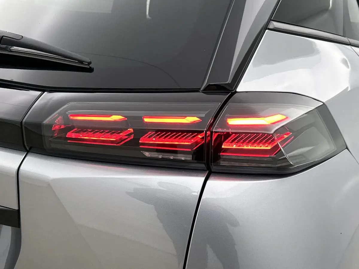 SUV Allure Hybrid 145pk Automaat | Navigatie | 360° Camera | Climate Control | Adaptieve Cruise Control | Parkeersensoren v+a | Keyless | Dodehoeksensor | Draadloze Apple Carplay / Android 