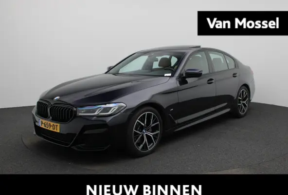 520i Business Edition Plus | Automaat | Apple Carplay / Android Auto | Panoramadak | Lederen Bekleding | Stoelverwarming | Lichtmetalen Velgen |