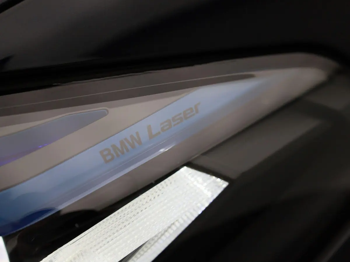 520i Business Edition Plus | Automaat | Apple Carplay / Android Auto | Panoramadak | Lederen Bekleding | Stoelverwarming | Lichtmetalen Velgen |