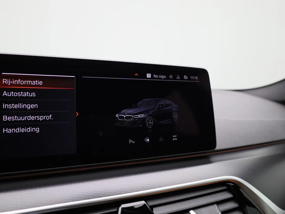 520i Business Edition Plus | Automaat | Apple Carplay / Android Auto | Panoramadak | Lederen Bekleding | Stoelverwarming | Lichtmetalen Velgen |