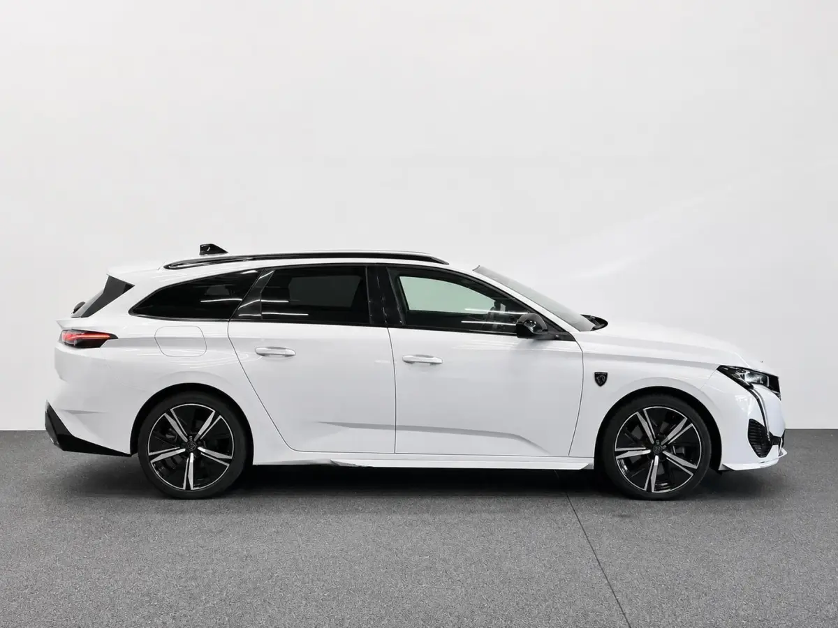 1.6 Plug-in Hybrid 225 GT Navigatie Apple Carplay/Android Auto Camera Parkeersensoren Adaptive Cruise Control Stoelverwarming FULL LED Climate Control Virtual Cockpit Lichtmetalen velgen