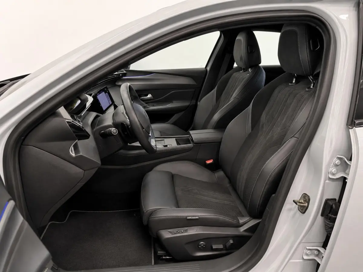 1.6 Plug-in Hybrid 225 GT Navigatie Apple Carplay/Android Auto Camera Parkeersensoren Adaptive Cruise Control Stoelverwarming FULL LED Climate Control Virtual Cockpit Lichtmetalen velgen
