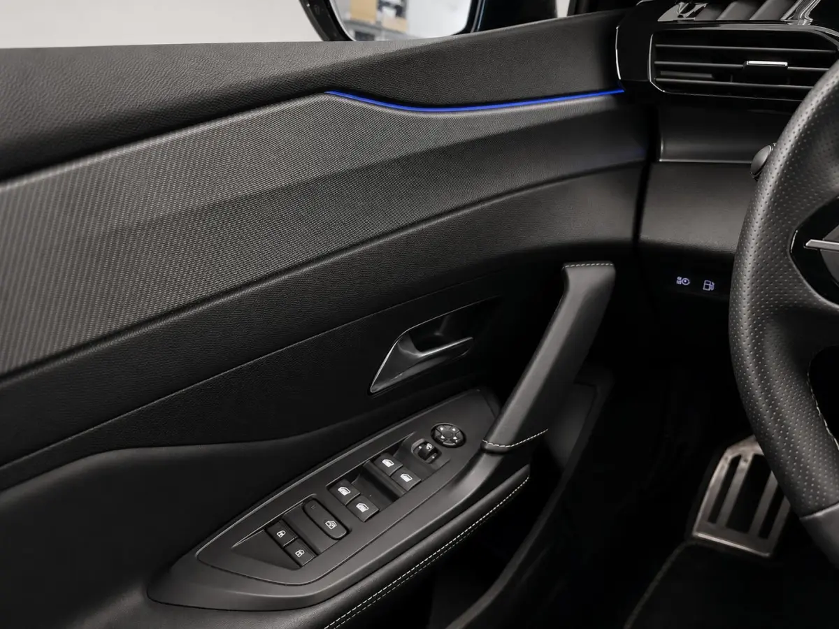1.6 Plug-in Hybrid 225 GT Navigatie Apple Carplay/Android Auto Camera Parkeersensoren Adaptive Cruise Control Stoelverwarming FULL LED Climate Control Virtual Cockpit Lichtmetalen velgen