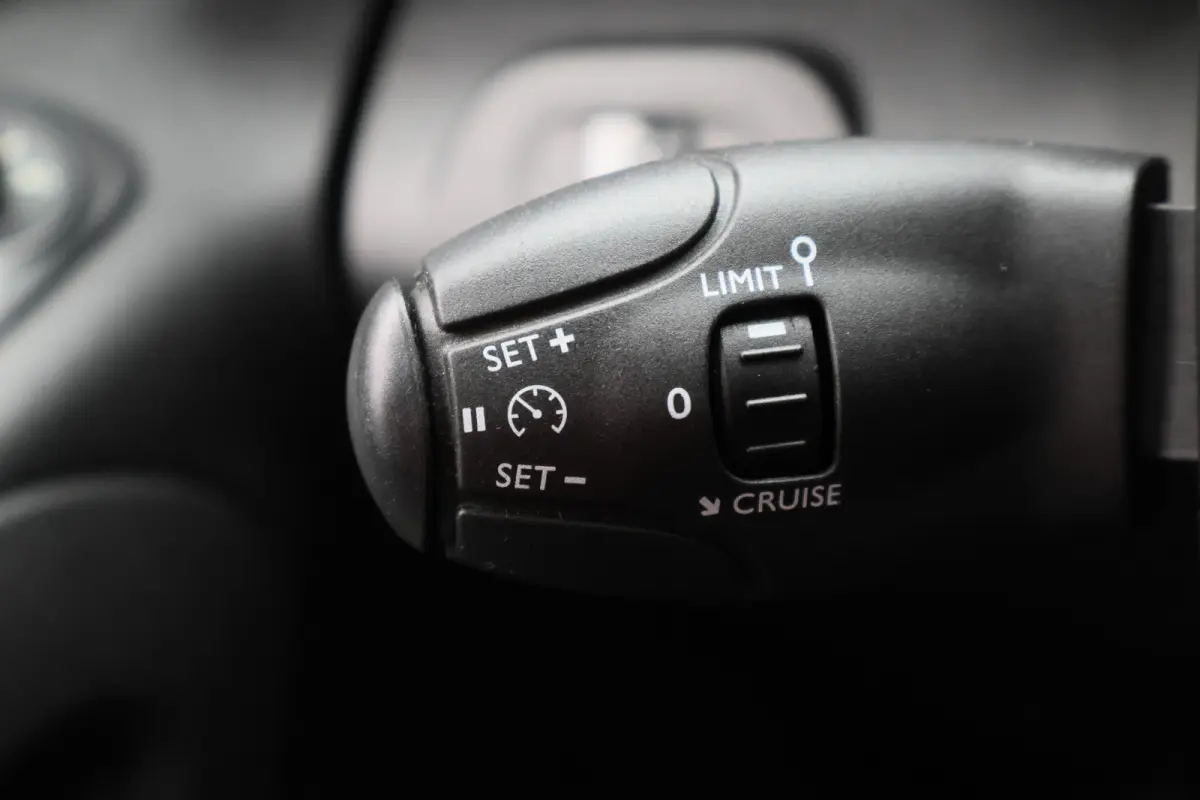 1.6 BlueHDI Club 3-Zits, Airco, Cruise, Apple Carplay, Bluetooth, Elektrische Ramen, PDC