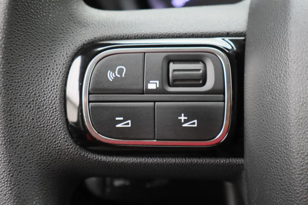 1.6 BlueHDI Club 3-Zits, Airco, Cruise, Apple Carplay, Bluetooth, Elektrische Ramen, PDC