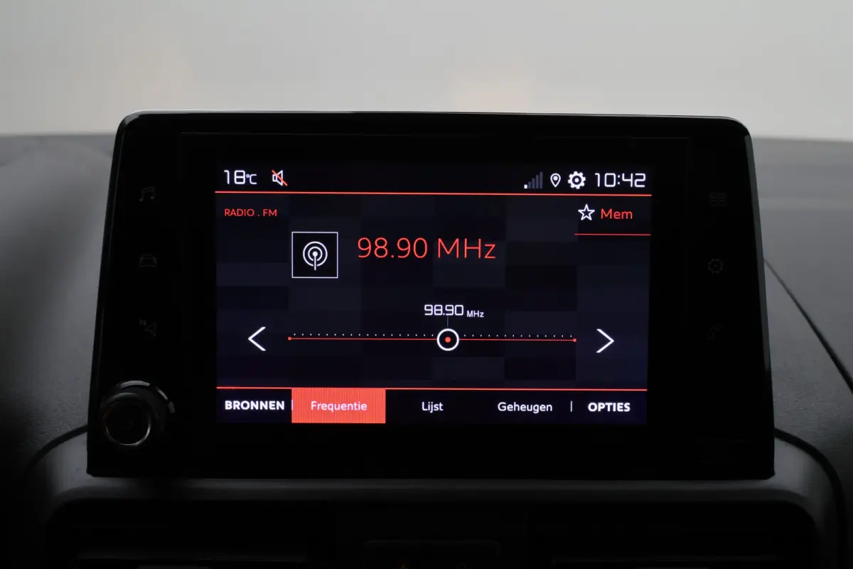 1.6 BlueHDI Club 3-Zits, Airco, Cruise, Apple Carplay, Bluetooth, Elektrische Ramen, PDC