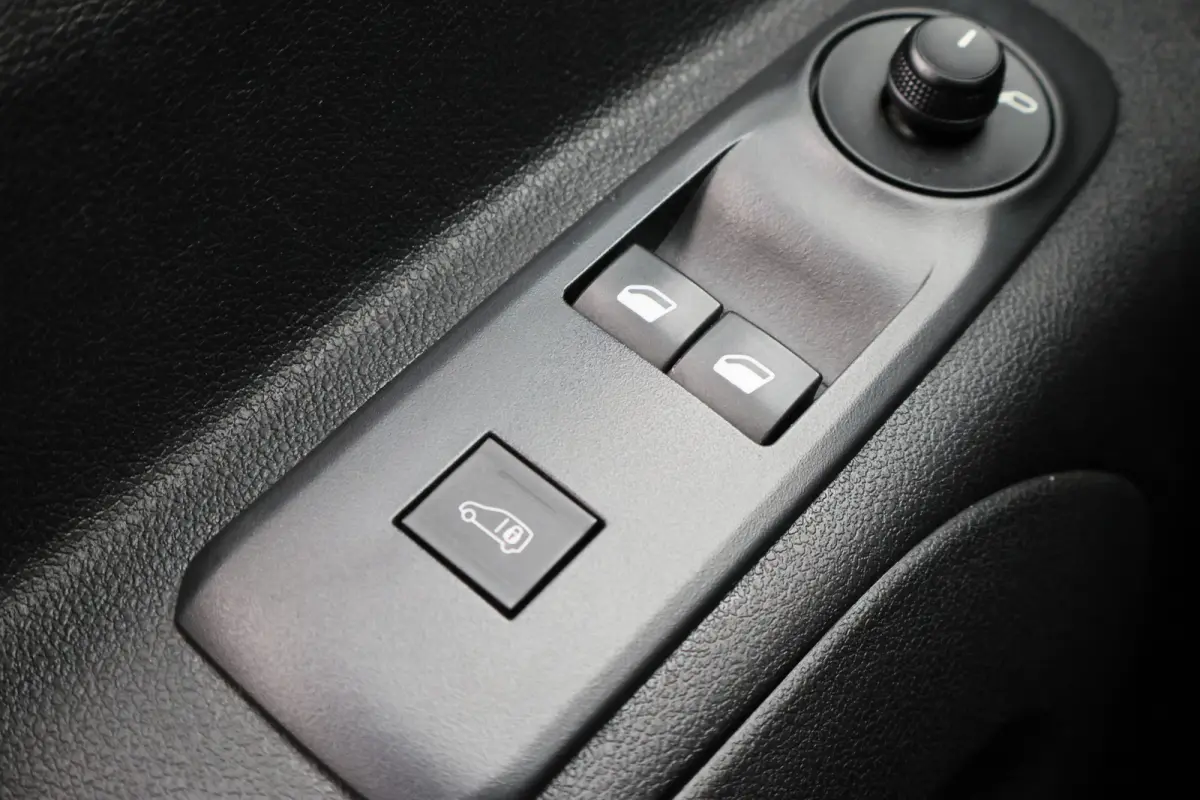 1.6 BlueHDI Club 3-Zits, Airco, Cruise, Apple Carplay, Bluetooth, Elektrische Ramen, PDC