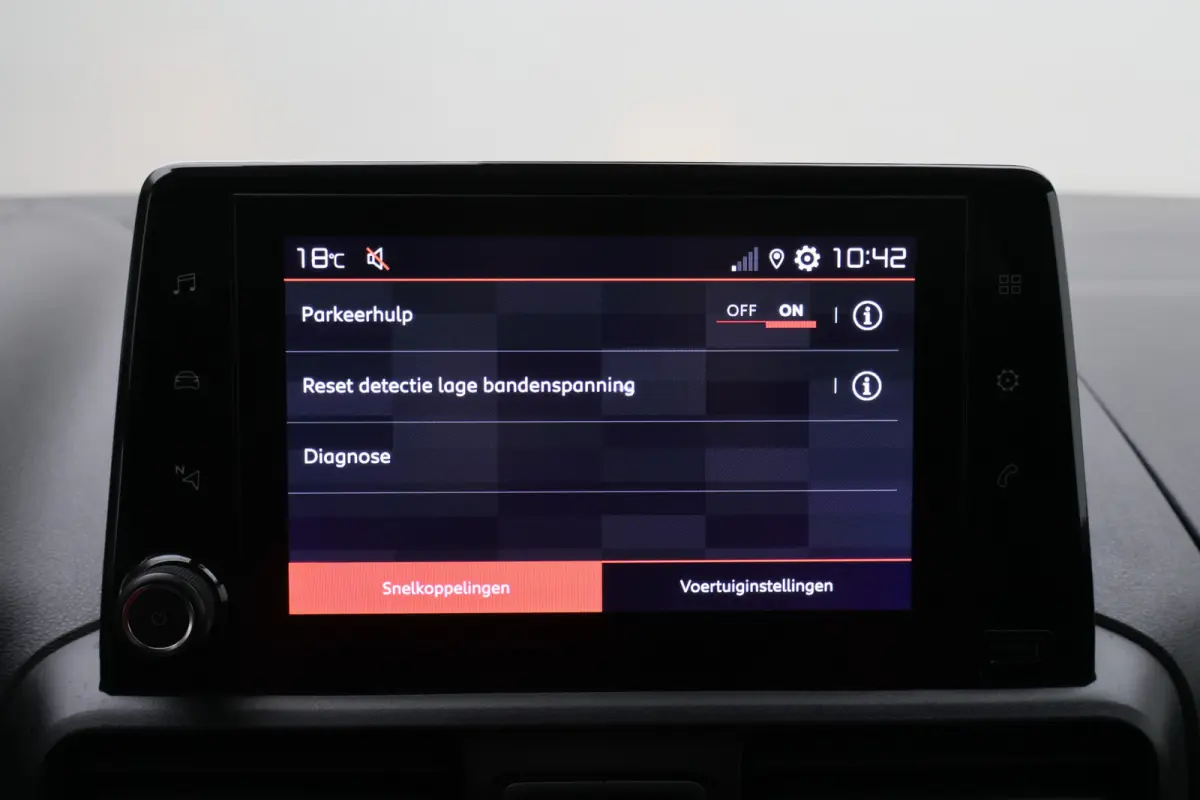1.6 BlueHDI Club 3-Zits, Airco, Cruise, Apple Carplay, Bluetooth, Elektrische Ramen, PDC
