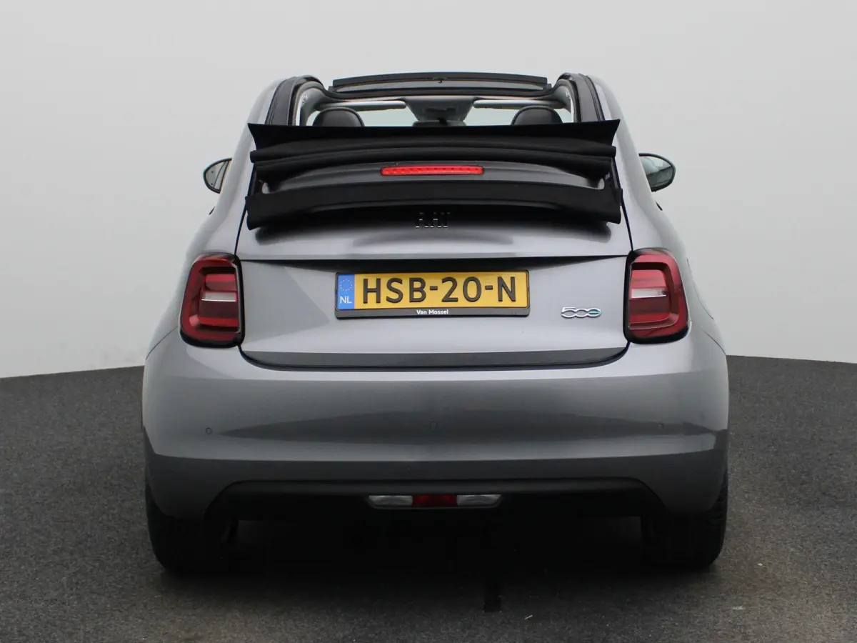 Icon 42 kWh | Cabrio | Apple Carplay / Android Auto | Climate Control | Stoel verwarming | Parkeer sensoren | Cruise Control | Navigatie | Bluetooth | Lichtmetalen Velgen |