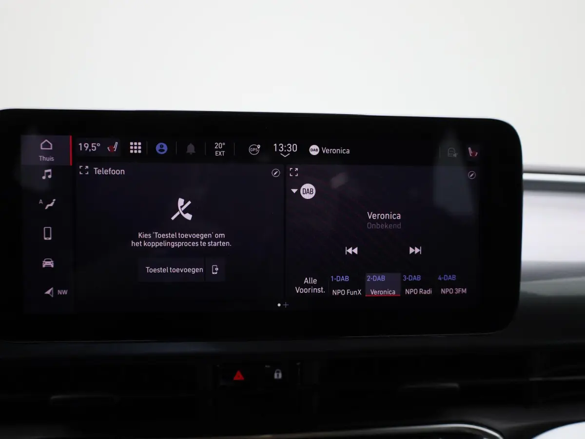 Icon 42 kWh | Cabrio | Apple Carplay / Android Auto | Climate Control | Stoel verwarming | Parkeer sensoren | Cruise Control | Navigatie | Bluetooth | Lichtmetalen Velgen |