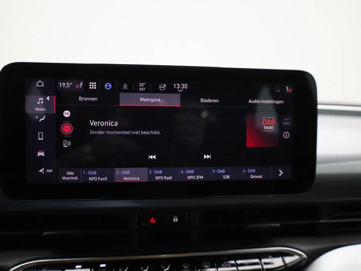 Icon 42 kWh | Cabrio | Apple Carplay / Android Auto | Climate Control | Stoel verwarming | Parkeer sensoren | Cruise Control | Navigatie | Bluetooth | Lichtmetalen Velgen |