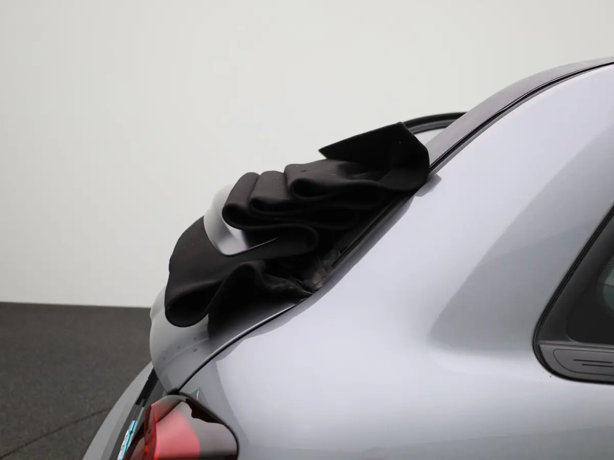 Icon 42 kWh | Cabrio | Apple Carplay / Android Auto | Climate Control | Stoel verwarming | Parkeer sensoren | Cruise Control | Navigatie | Bluetooth | Lichtmetalen Velgen |