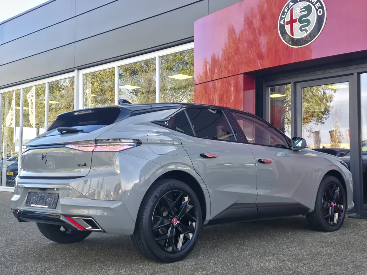 1.2 PureTech Performance Line | Premium Hifi | Camera voor + achter | 19" velgen