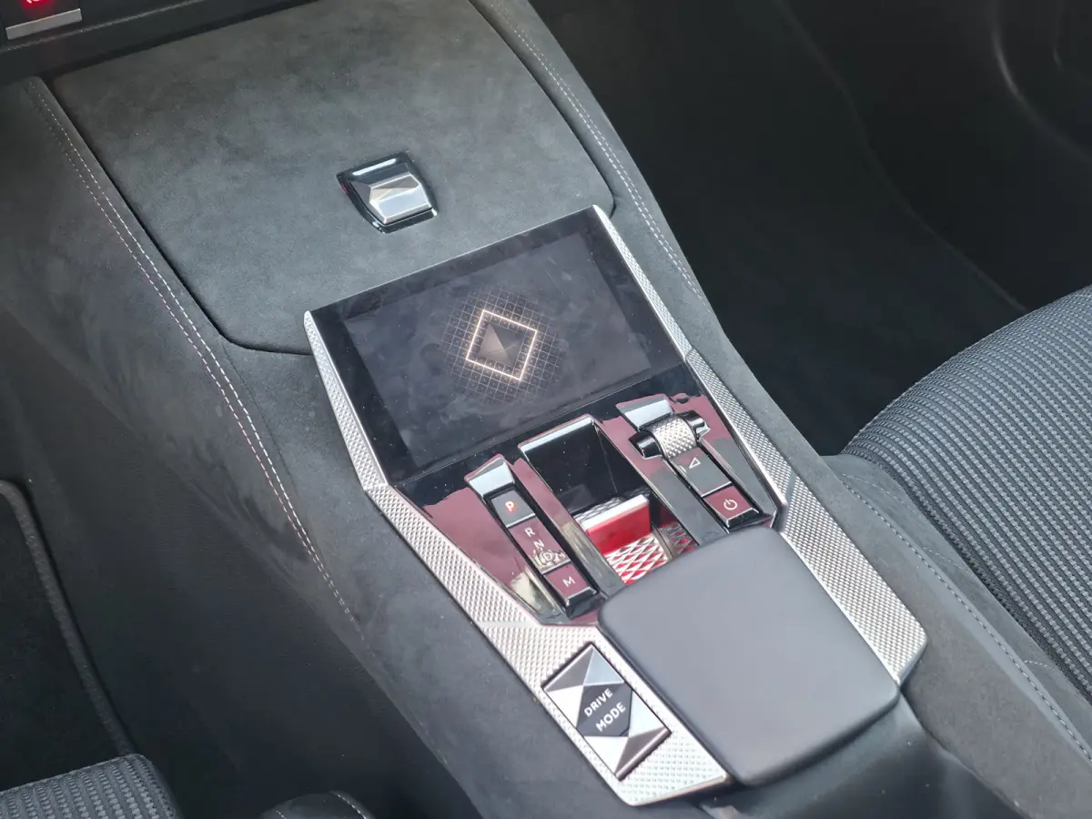 1.2 PureTech Performance Line | Premium Hifi | Camera voor + achter | 19" velgen