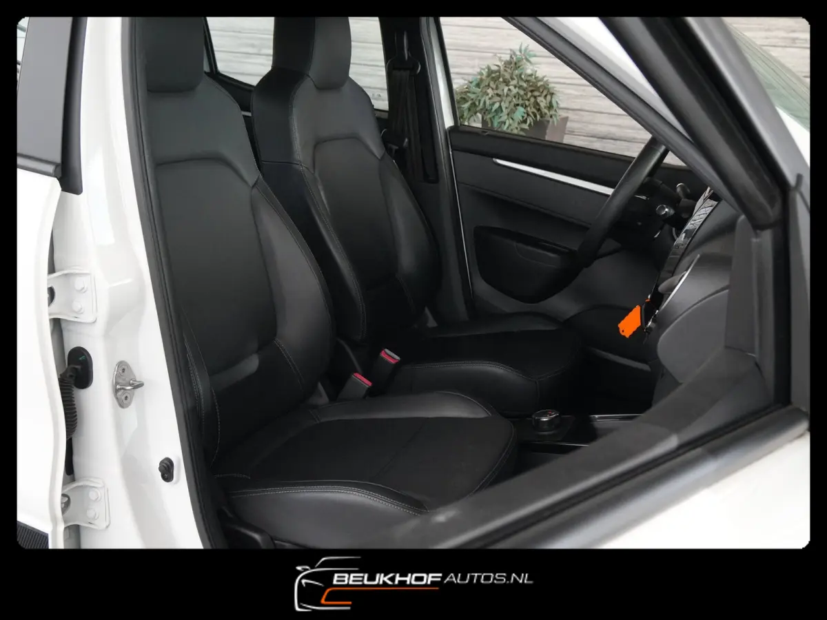 Expression 27 kWh Camera Leer Navi Soh 91.5%