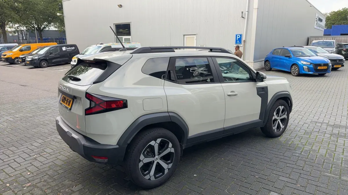 journey hybrid 140 | Achteruitrijcamera | Navigatie |