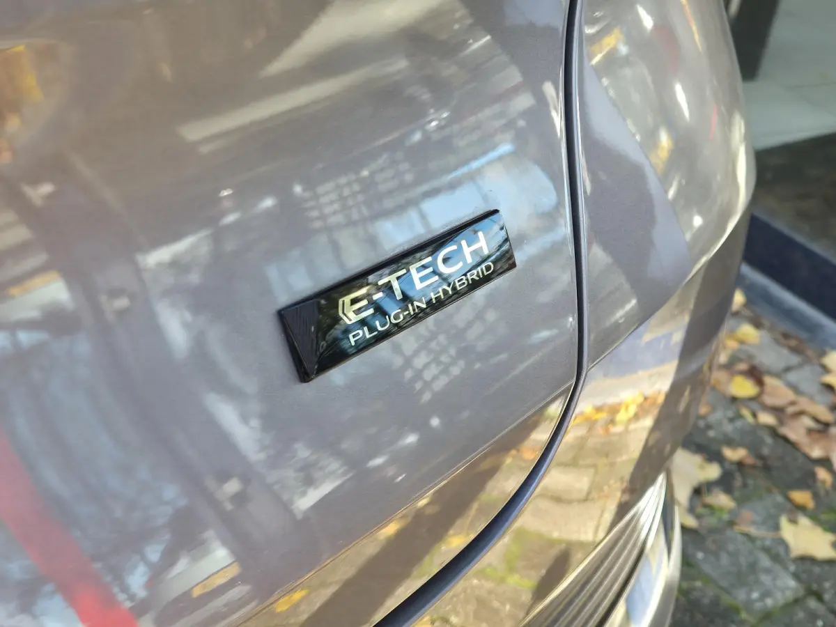 PHEV 1.6 E-Tech Plug-in Hybrid 160 SL Rive Gauche | Trekhaak | Stoelverwarming | Cruise Control | Parkeercamera | Licht metalen velgen