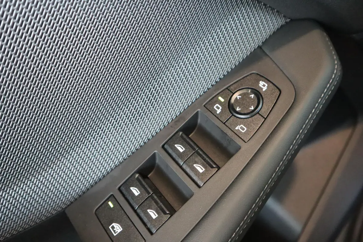 120 BMW 1 Serie 5-deurs 120 M Sportpakket Pro | Innovation Pack | Individual Frozen Pure Grey | Panoramadak