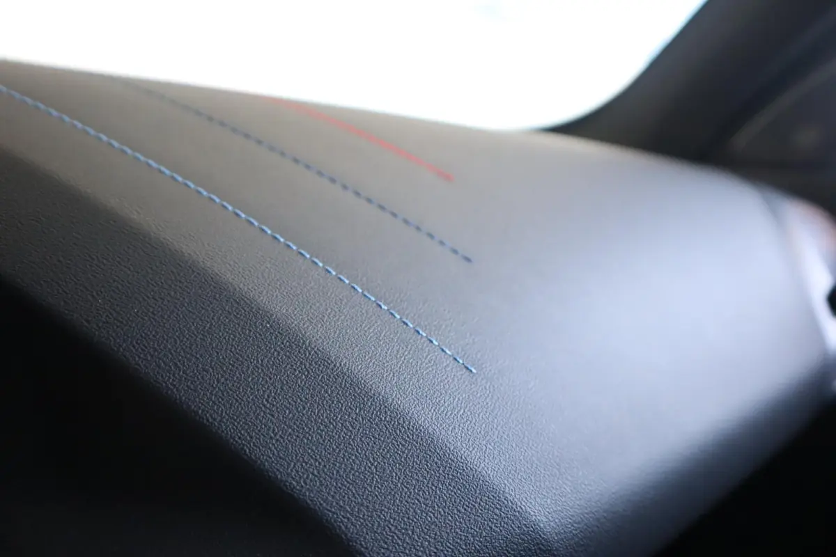 120 BMW 1 Serie 5-deurs 120 M Sportpakket Pro | Innovation Pack | Individual Frozen Pure Grey | Panoramadak