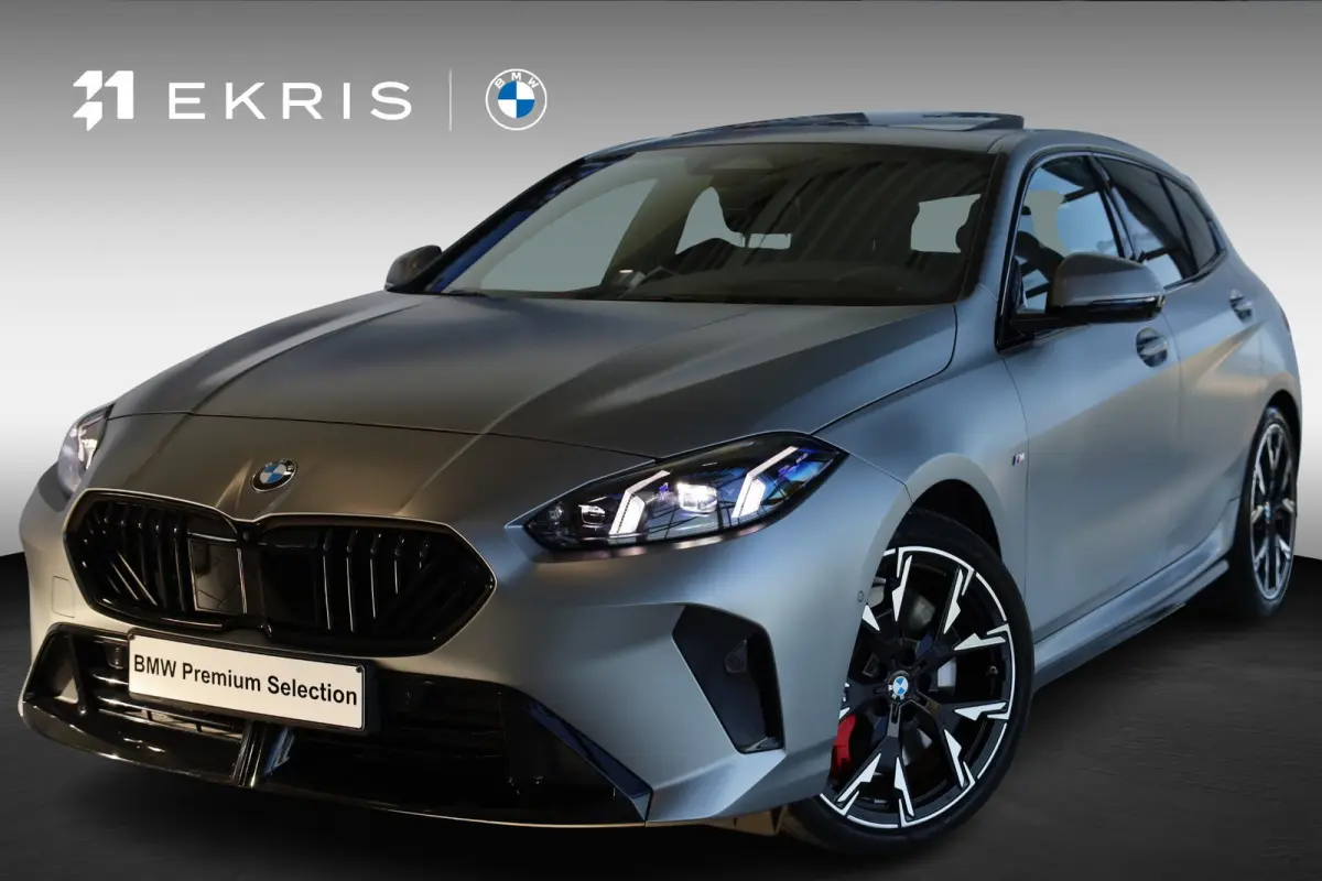 120 BMW 1 Serie 5-deurs 120 M Sportpakket Pro | Innovation Pack | Individual Frozen Pure Grey | Panoramadak