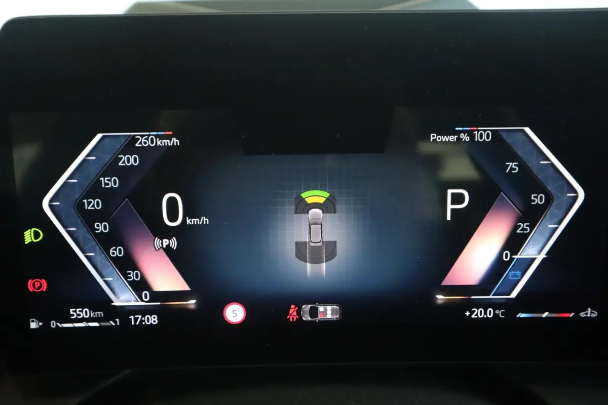 120 BMW 1 Serie 5-deurs 120 M Sportpakket Pro | Innovation Pack | Individual Frozen Pure Grey | Panoramadak