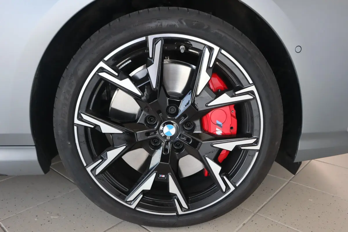 120 BMW 1 Serie 5-deurs 120 M Sportpakket Pro | Innovation Pack | Individual Frozen Pure Grey | Panoramadak