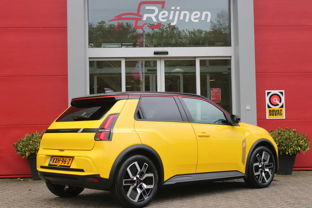 COMFORT RANGE TECHNO 150PK 52 kWh *NIEUWE AUTO!* | PACK WINTER TECHNO: (ELEKTRISCH VERWARMBARE VOORSTOELEN, ELEKTRISCH VERWARMBAAR STUURWIEL, BESTUUDERSSTOEL MET ELEKTRSCH VERSTELBARE LENDES