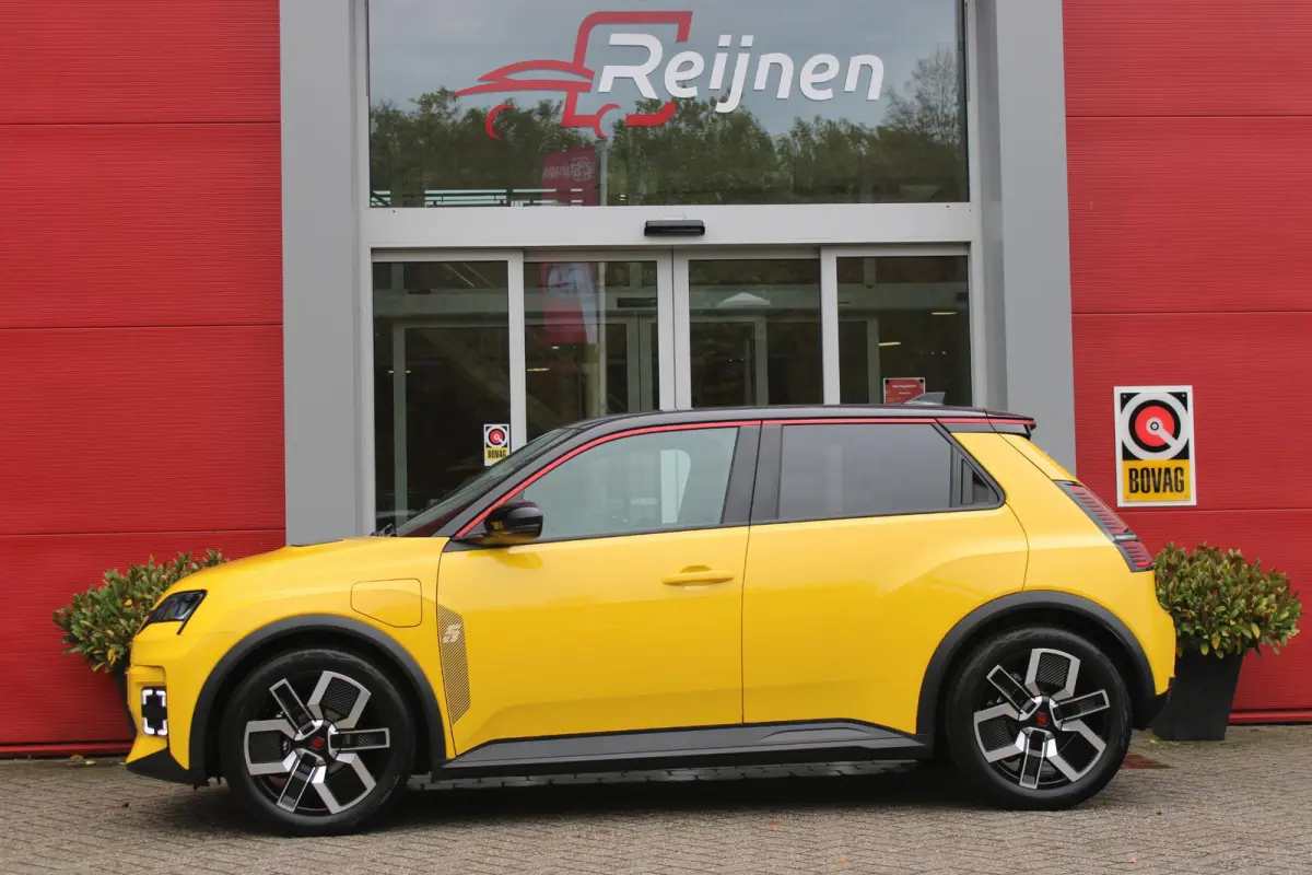 COMFORT RANGE TECHNO 150PK 52 kWh *NIEUWE AUTO!* | PACK WINTER TECHNO: (ELEKTRISCH VERWARMBARE VOORSTOELEN, ELEKTRISCH VERWARMBAAR STUURWIEL, BESTUUDERSSTOEL MET ELEKTRSCH VERSTELBARE LENDES