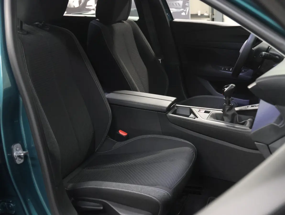 1.2 130PK Active Pack Business | 1ste eigenaar | AppleCarplay/Android Auto | Parkeersensoren | Comfortstoelen | LED | Keyless | Climate Control | Cruise Control | Isofix | DAB Radio |