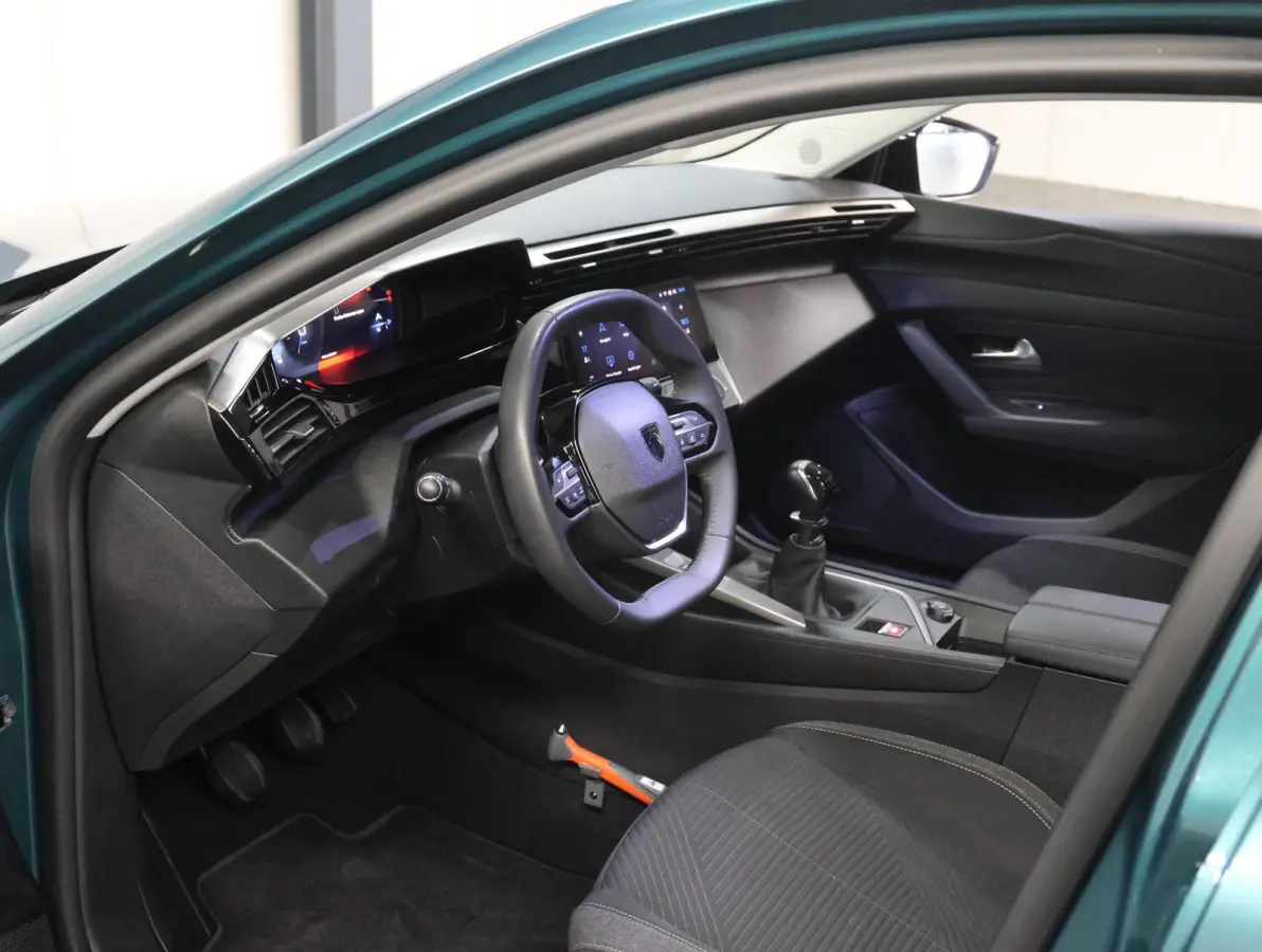 1.2 130PK Active Pack Business | 1ste eigenaar | AppleCarplay/Android Auto | Parkeersensoren | Comfortstoelen | LED | Keyless | Climate Control | Cruise Control | Isofix | DAB Radio |