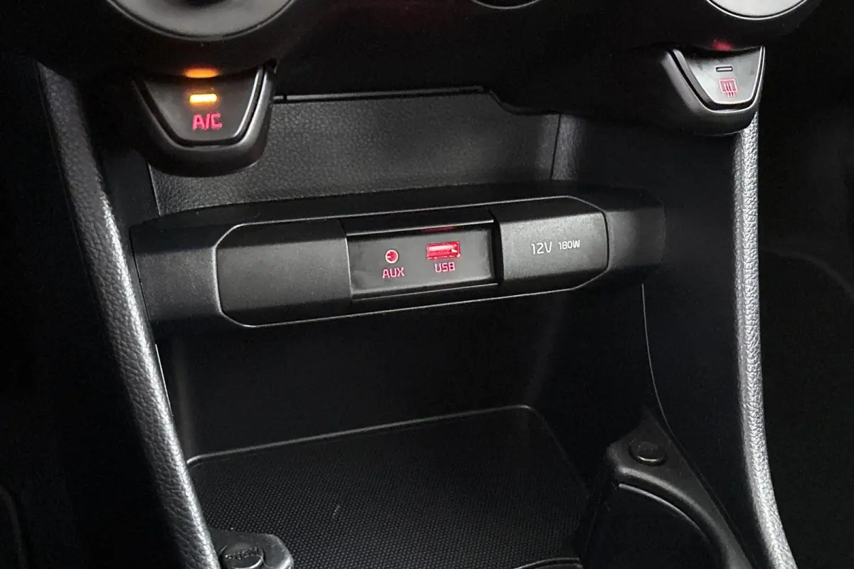 1.0 MPi ComfortLine Airco Bluetooth