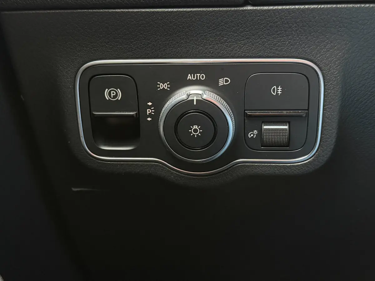 180 Premium Plus LED Navi Stoelverw. Trekh.