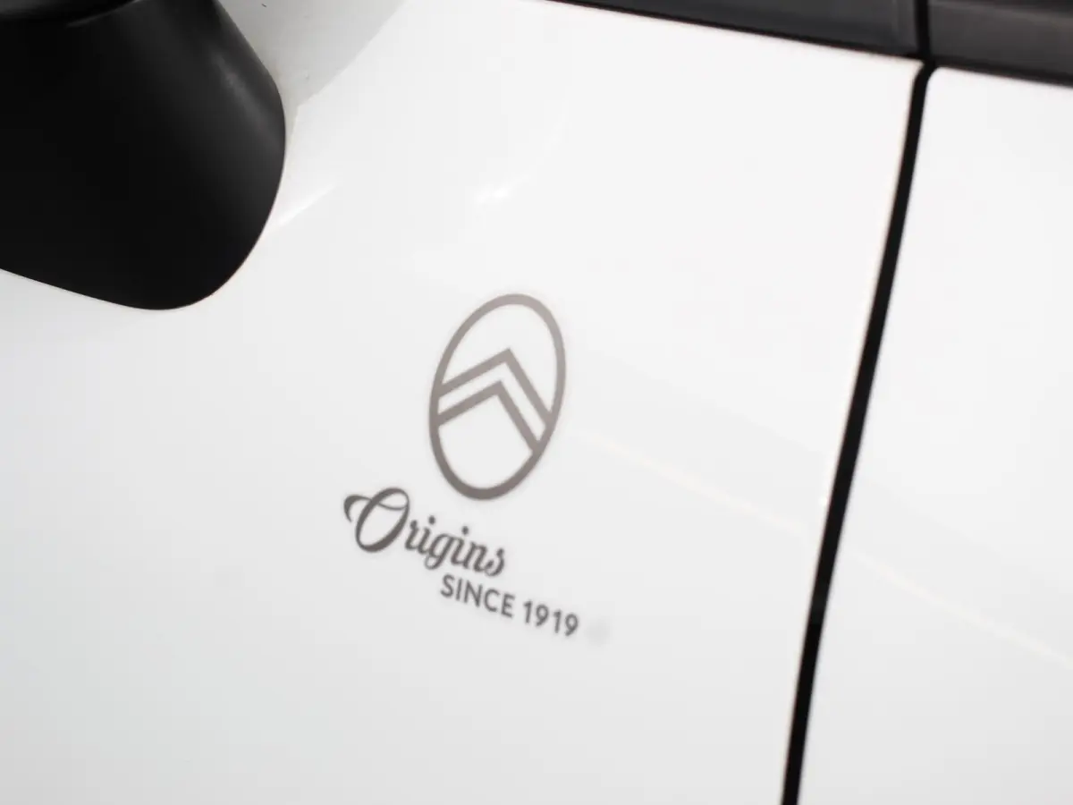 1.2 PureTech S&S Origins Climate control Navigatie Achteruitrijcamera Cruise control Lichtmetalen velgen Apple Carplay/ Android Auto