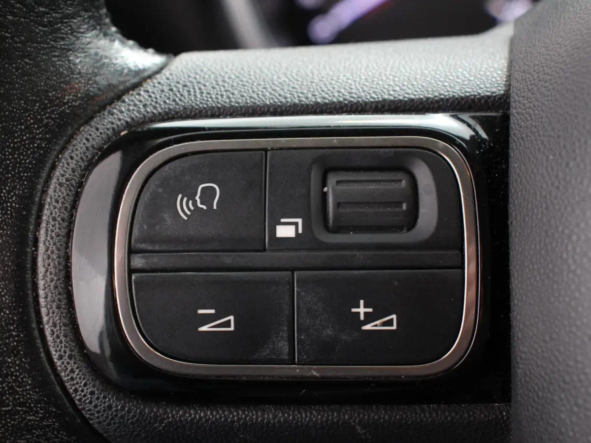 1.2 PureTech S&S Origins Climate control Navigatie Achteruitrijcamera Cruise control Lichtmetalen velgen Apple Carplay/ Android Auto