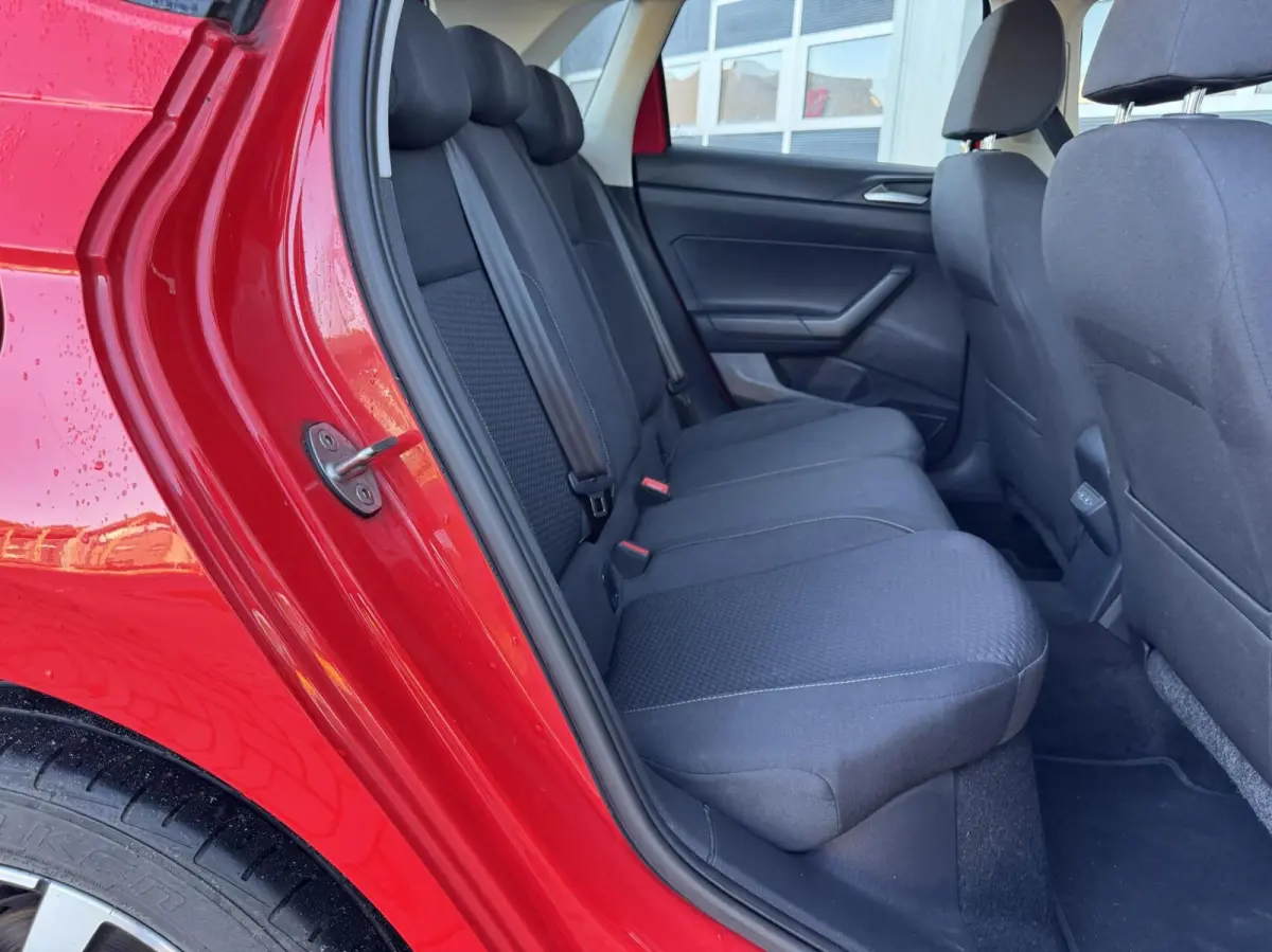 1.0 TSI Comfortline | Carplay | Navigatie | Adaptive Cruise | DAB | LED | Climate | Stoelverwarming | Sensoren