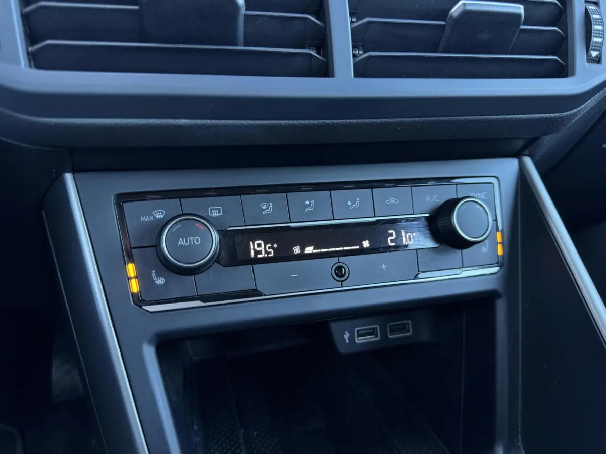1.0 TSI Comfortline | Carplay | Navigatie | Adaptive Cruise | DAB | LED | Climate | Stoelverwarming | Sensoren