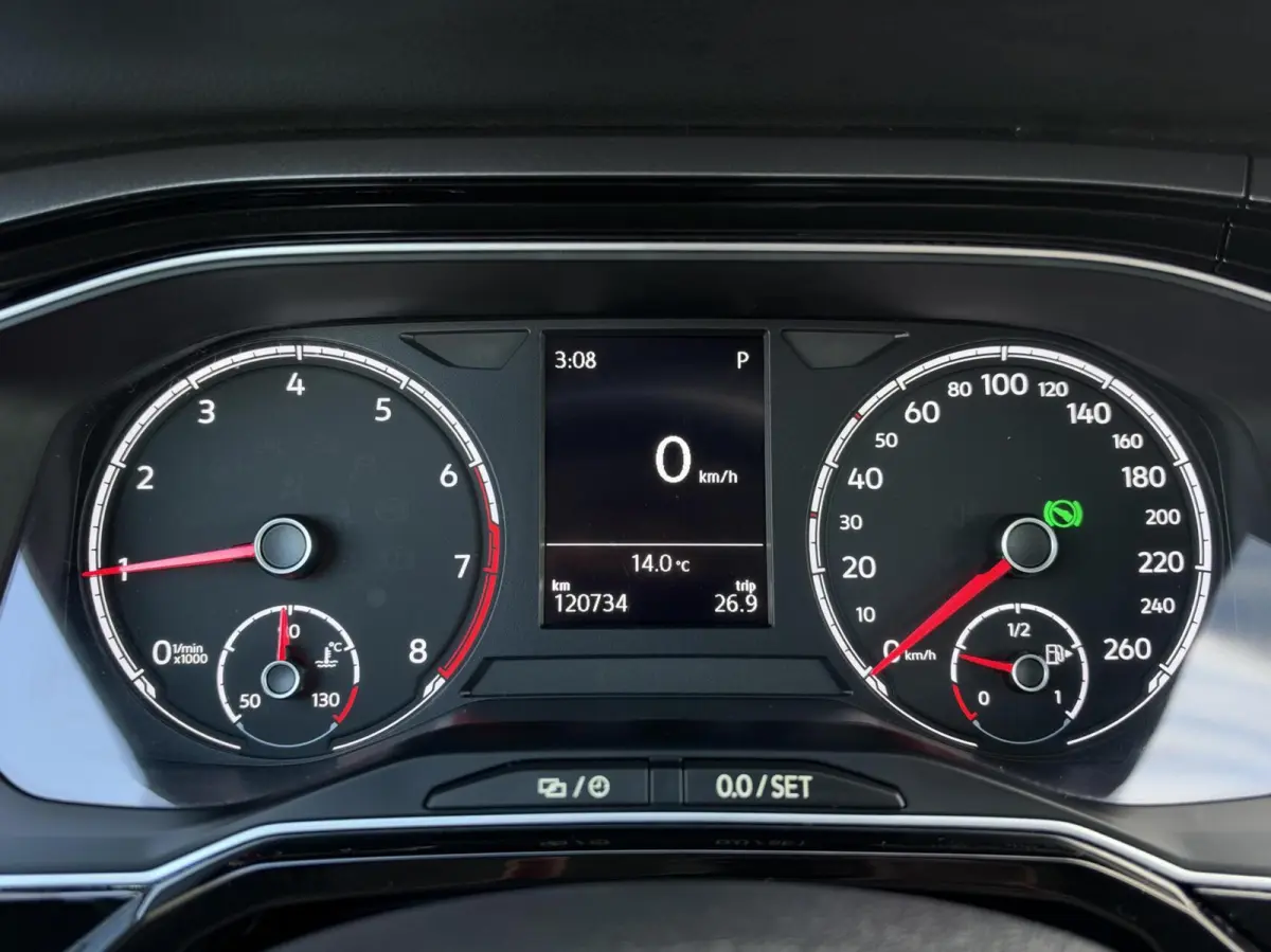 1.0 TSI Comfortline Business | LED | Cruise | Climate | Stoelverwarming | Sensoren | Lichtmetaal