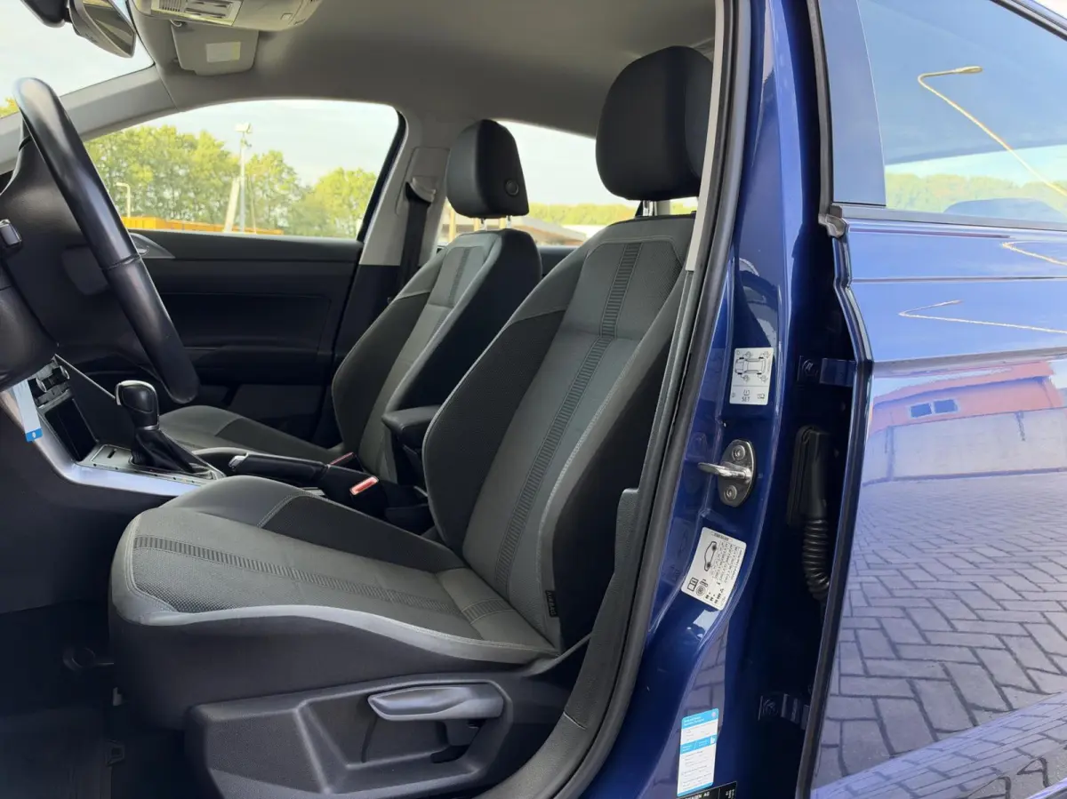 1.0 TSI Comfortline Business | LED | Cruise | Climate | Stoelverwarming | Sensoren | Lichtmetaal