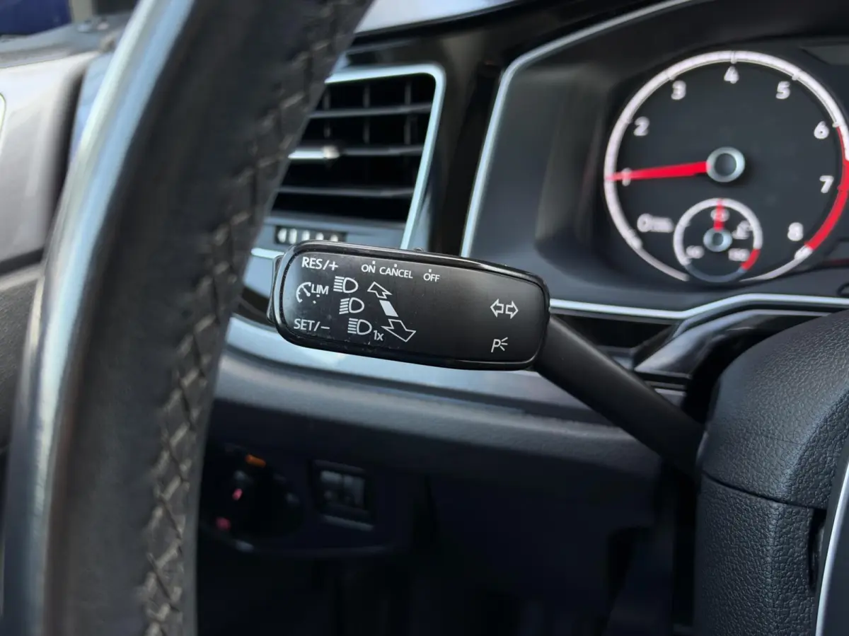 1.0 TSI Comfortline Business | LED | Cruise | Climate | Stoelverwarming | Sensoren | Lichtmetaal