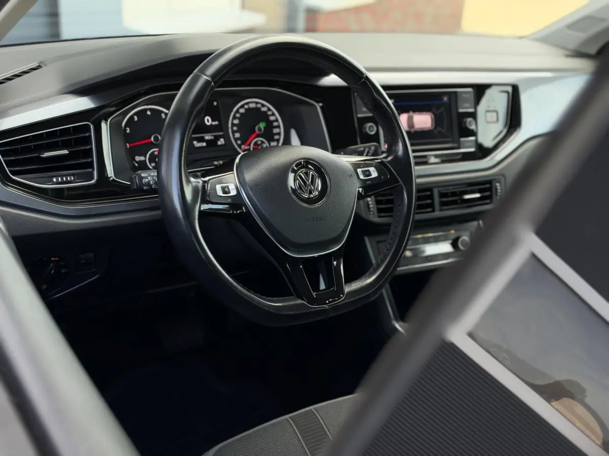 1.0 TSI Comfortline Business | LED | Cruise | Climate | Stoelverwarming | Sensoren | Lichtmetaal