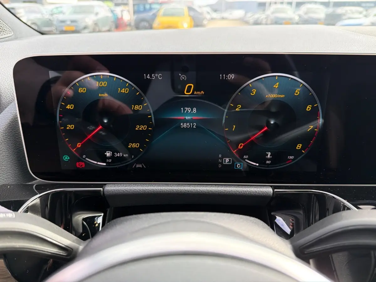 180 Launch Edition | Navigatie | Elektr. Stoelen | 360 Camera | Climate Control | Cruise Control | Elektr. Achterklep | !!